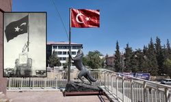 Kahramanmaraş’ta yıllardır kayıp olan Bozkurt Heykeli Balkonda görüntülendi