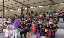 Kahramanmaraş’tan yola çıktılar, Osmaniye’de çocukların yüzünü güldürdüler