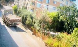 Kamyon bahçeye uçtu: 10 çocuk annesini canından etti