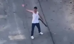 Kavganın Ardından Tüfeğini Alıp Sokağa Çıktı: 4 El Ateş Etti