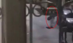 Kayıp kız çocuğu polisleri görünce bıçağı boğazına dayadı