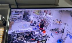 Kaza sonrası güvenlik kamerası izlenirken bıçaklı kavga: 2 yaralı