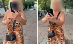 Kedileri Besleyen Kadın Sokaktan Geçenlere Engel Oldu