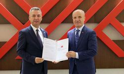 KSÜ Rektörü Okumuş atama belgesini aldı!