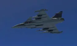 Macaristan’da savaş uçağı yere çakıldı! Gripen tipi uçak düştü