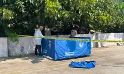 Pazarda yarı çıplak halde ölü bulundu