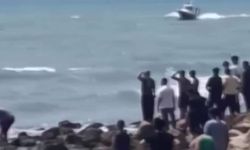 Dalgalara rağmen denize giren 14 yaşındaki çocuk kayboldu