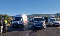 Çorum'da minibüs ile traktör çarpıştı: 1 ölü, 1 yaralı