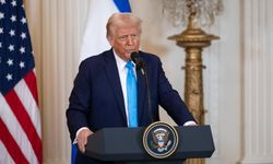 Trump: Hürmüz Boğazı'nın adını Trump Boğazı olarak değiştirmeliyiz