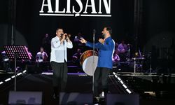 Alişan Sevilen Şarkılarıyla Kahramanmaraş’ta Sahne Aldı