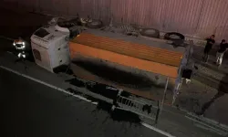 Asfalt kamyonu virajı alamayarak alt geçit yoluna düştü: 1 yaralı
