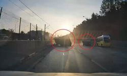 Bursa’da Hafif Ticari Araç Otomobilin Üzerine Devrildi