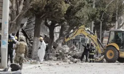 Kışlada patlama: 2 ölü, 81 yaralı
