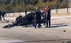 Elazığ’da İki Otomobil Çarpıştı! Araçlardan Biri İkiye Bölündü