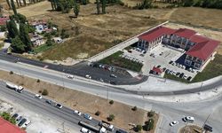 Göksun'da 4 bin metrekarelik alanda asfalt çalışması