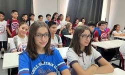 Tam 54 ikiz öğrenci aynı okulda; “İkizler Okulu” yine şaşırttı!