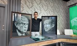 Kahramanmaraş’ta oto lastik tamircisi camı kırarak sanata dönüştürüyor