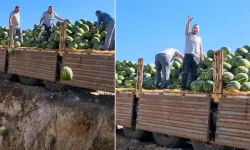 Karpuz Yüklü Kamyon Çöplüğe Boşaltıldı