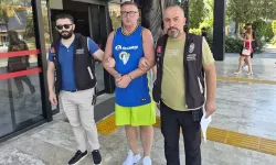 Otel personeliyle tartışıp, Türk bayrağına tüküren İngiliz turist tutuklandı