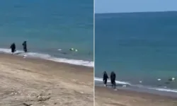 Plajda utandıran görüntü! "Polisi arıyorum" dese de umursamadılar