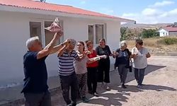 Sivas Kangal’da 50 Yıllık Köy Okulunu İmeceyle Yenilediler