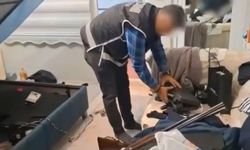 Suç örgütleriyle bağlantılı şahıslara operasyon: Çok sayıda silah ve mühimmat ele geçirildi