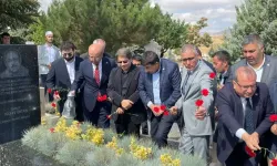 Neşet Ertaş, mezarı başında anıldı