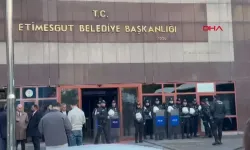 Etimesgut Belediyesi'ne operasyon: 2 başkan yardımcısı dahil 25 gözaltı
