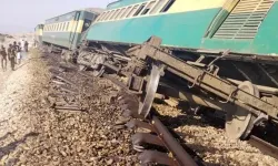 Tren raydan çıktı: 5 ölü