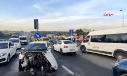 İddiaya göre ışık arızası olan kavşakta iki araç çarpıştı: 4 yaralı