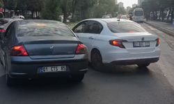 Adana’da 180 bin TL’lik cezayı yememek için araçlarından inmeden tartıştılar