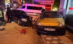 Adıyaman'da Kavşaktaki Kazada 2 Kişi Yaralandı