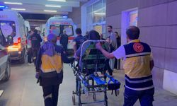 Adıyaman'da Minibüs ile Otomobil Çarpıştı: 15 Yaralı