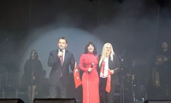 Bursa'da Göksel, Cumhuriyet Bayramı Konserinde Sahne Aldı