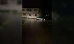 Çanakkale Biga'da sağanak; cadde ve sokaklar göle döndü