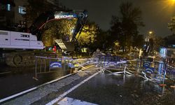 Eyüpsultan Bulvarı'nda Yağış Sırasında Yol Çöktü