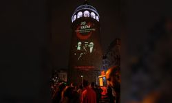 Galata Kulesi'nde Cumhuriyet Gösterisi Düzenlendi