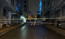 Gaziosmanpaşa'da Sağanak Sonrası Yolda Kısmi Çökme Oluştu