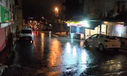 İstanbul'da Sağanak Etkili Oldu, Bazı Yollarda Su Birikti