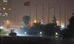 İstanbul'da Sağanak Trafiği Olumsuz Etkiliyor
