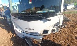 Mardin Mazıdağı'nda Çarpışan Araçlarda 4 Kişi Yaralandı