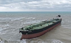 Bakanlık: Sarıyer'de Karaya Oturan Tanker Yüzdürüldü