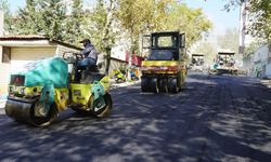 Kahramanmaraş'ta Gazi Mustafa Kuşçu Caddesi baştan sona asfaltlanıyor