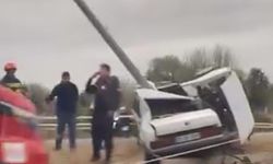 Direğe çarpan TOFAŞ ortadan ikiye bölündü: 1 ölü