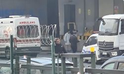 Esenyurt’ta iki TIR arasında sıkışan şoför hayatını kaybetti