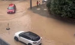Gaziantep'te sağanak yağış yolları göle çevirdi! Çok sayıda kaza meydana geldi