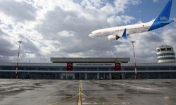 Kahramanmaraş’a inemeyen uçak Gaziantep’e yönlendirildi