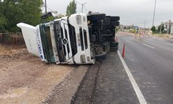 Gölbaşı-Kahramanmaraş yolunda tır yan yattı! Trafik aksadı