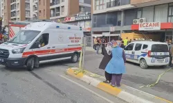 Hafriyat kamyonu eczaneye daldı; 7 yaralı