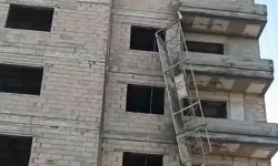 İnşaat işçisi 2 kardeş, iskeleden düştü; 1 ölü, 1 yaralı